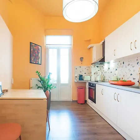 Apartmán Fandango By Halu!, Gorgeous Neoclassical Next To Metro Station *
