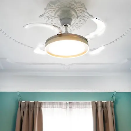 Apartmán Fandango By Halu!, Gorgeous Neoclassical Next To Metro Station Soluň